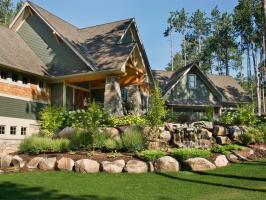 10 Envy-Inducing Front Yards