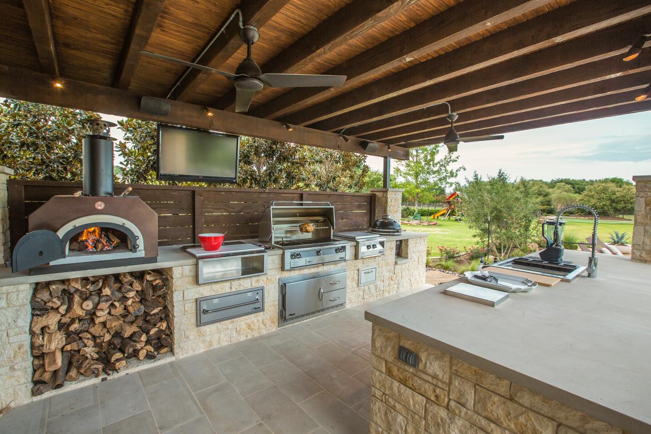 10 gorgeous backyard kitchen designs | diy network blog