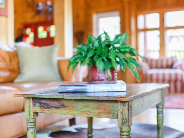 Original Bpf Cabin Decorating Warm Rustic Great Room Weathered Wood Finishes Jpg Rend Hgtvcom 616 462 Jpeg