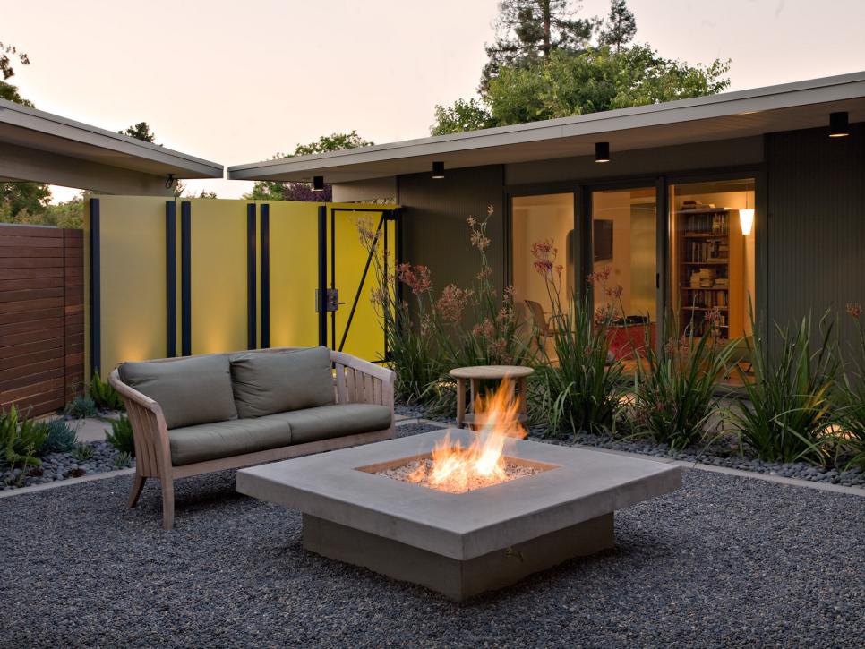 Mid Century Modern Courtyard With, Mid Century Modern Outdoor Fireplace