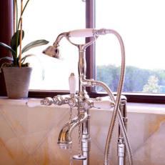 Freestanding Tub with Hand Spray Faucet