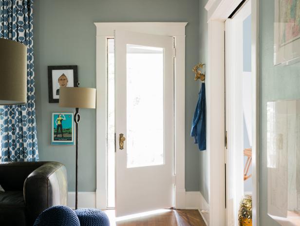 Original Bpf 2017 Holiday House Family Room Gl Front Door Jpg Rend Hgtvcom 616 462 Jpeg