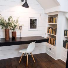 Barn Home in the Country: Book Nook
