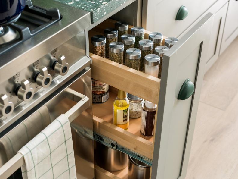 HGTV Dream Home 2017: Kitchen Drawer With Pullout Rack