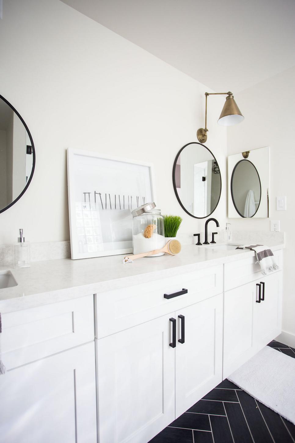 White Bathroom Vanity With Black, White Vanity With Circle Mirror