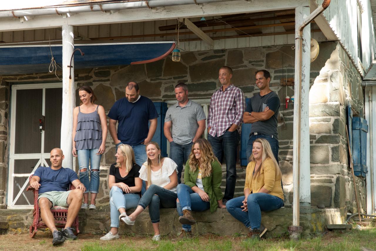 Monica Mangin s Tiny Farmhouse Sharing Paradise HGTV