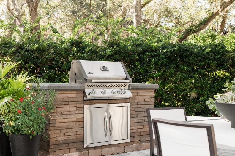 HGTV Dream Home 2017: Grill on Lakeside Patio