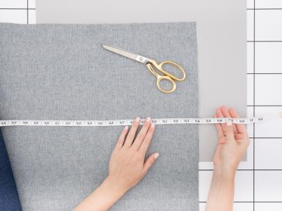 Fabric yardage is easy to get at when you keep it in a magazine rack.