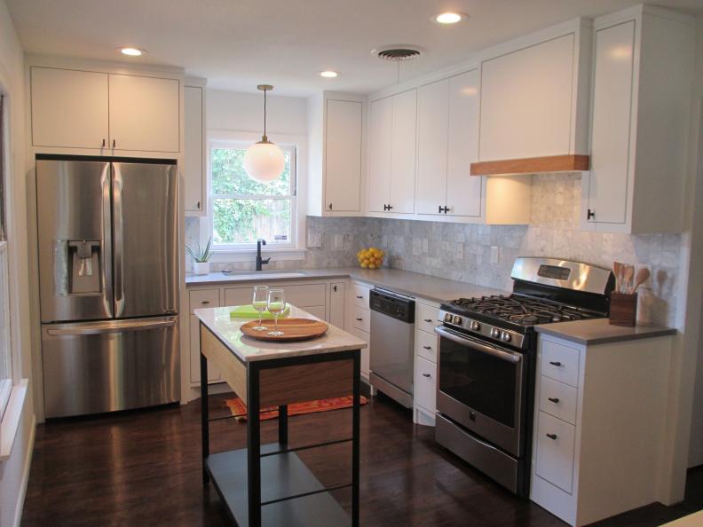 Transitional White Kitchen 