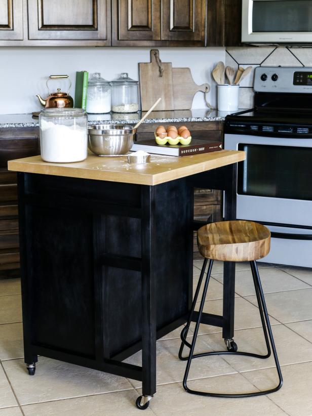 DIY Kitchen Island on Wheels