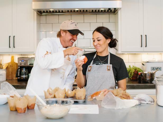 Hosts Chip and Joanna Gaines bake cupcakes using Joanna’s own recipe at the Gaines Farm in Waco, TX, as seen on Fixer Upper.