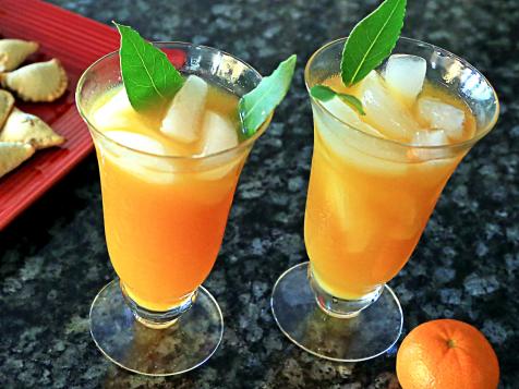 How to Make a Clementine Stocking Stuffer Cocktail