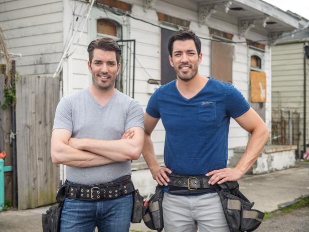 Rooms To Go unveils exclusive collection with Drew & Jonathan™ Scott