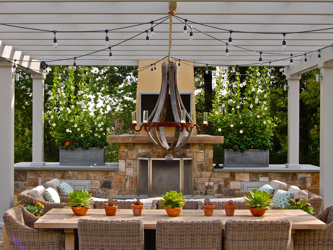 How to Transform Your Outdoor Dinners With String Lights and