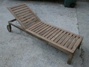 Outdoor Wood Chaise Longue Makeover: Before