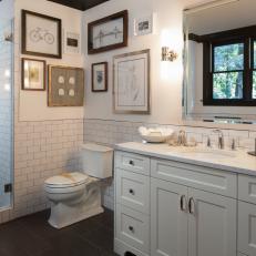 Traditional Bathroom With Gallery Wall