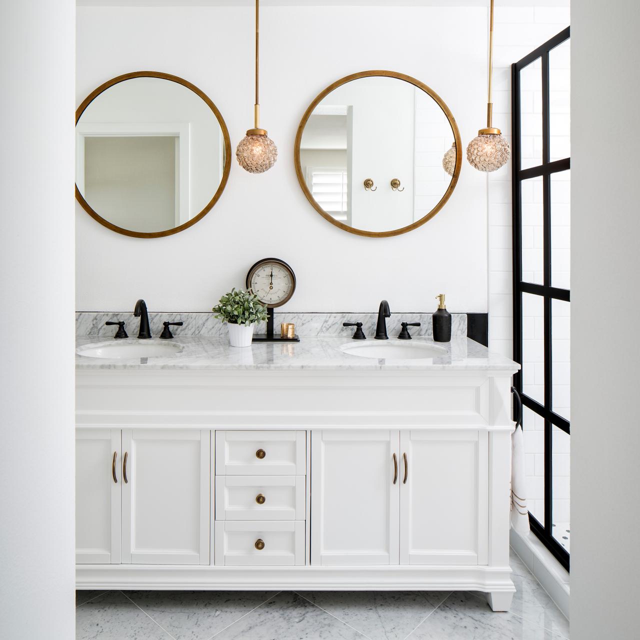 10 Powder Room Mirrors Ideas For Your, Do You Need A Special Mirror For Bathroom
