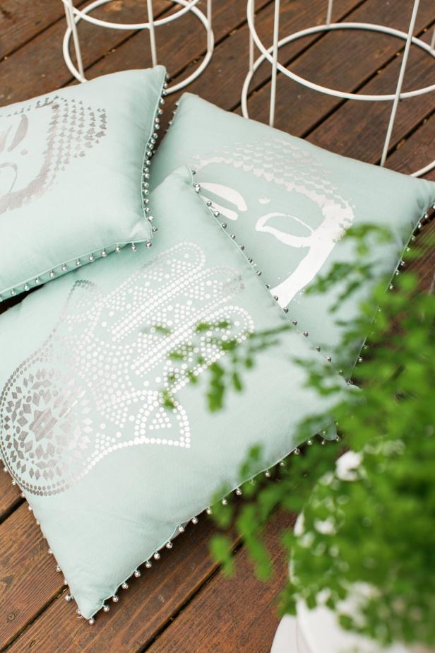 HGTV Spring House 2016: Spring Decor With Outdoor Floor Cushions