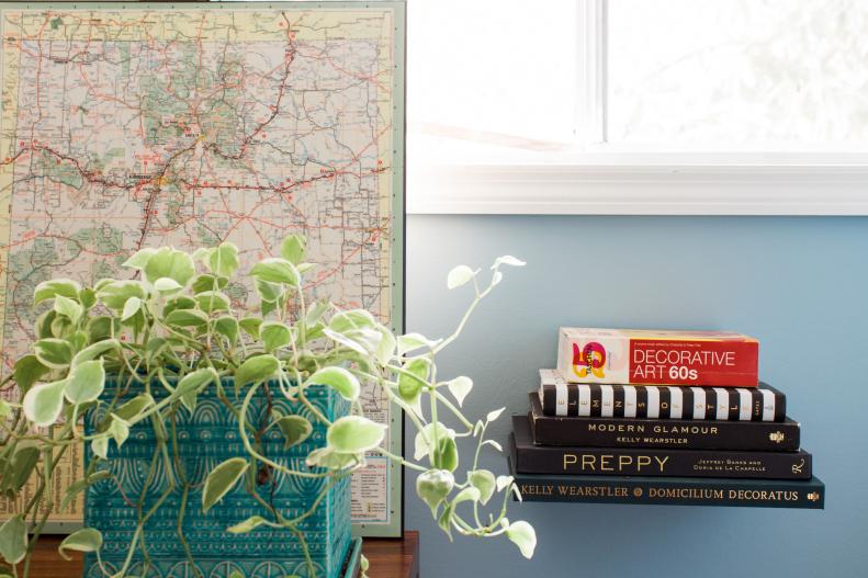 HGTV Spring House 2016: Decorating With Wall-Mounted Stacks of Books