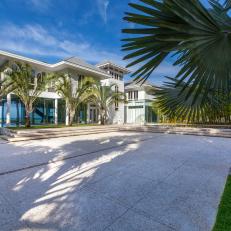 Guest Motor Court of Midcentury-Modern Oceanfront Home