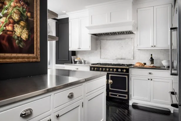 Kitchen Inspo With Black Appliances: Bold Style Ideas