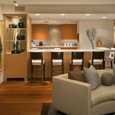 Contemporary Open Concept Eat In Kitchen With Breakfast Bar