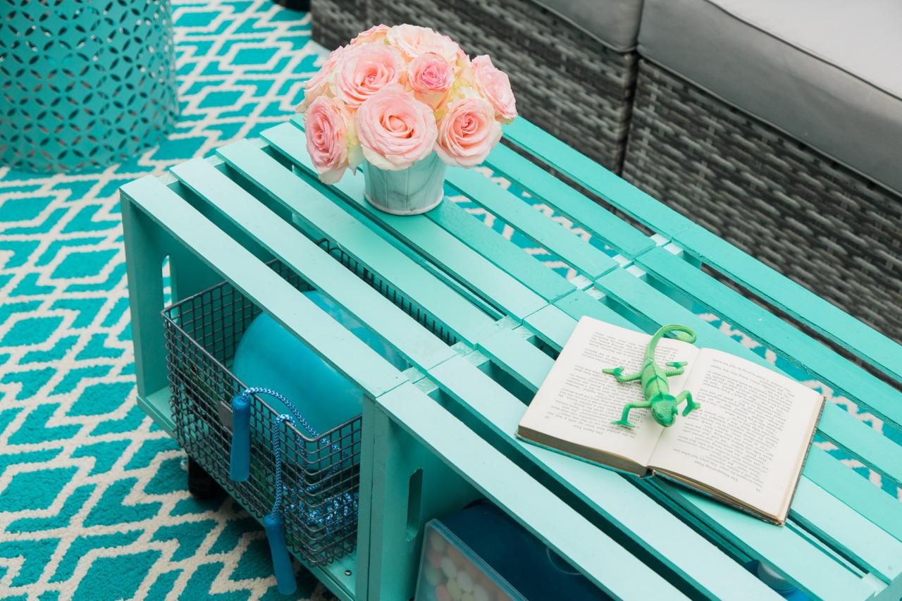 Make A Mobile Outdoor Coffee Table From Wooden Crates Hgtv