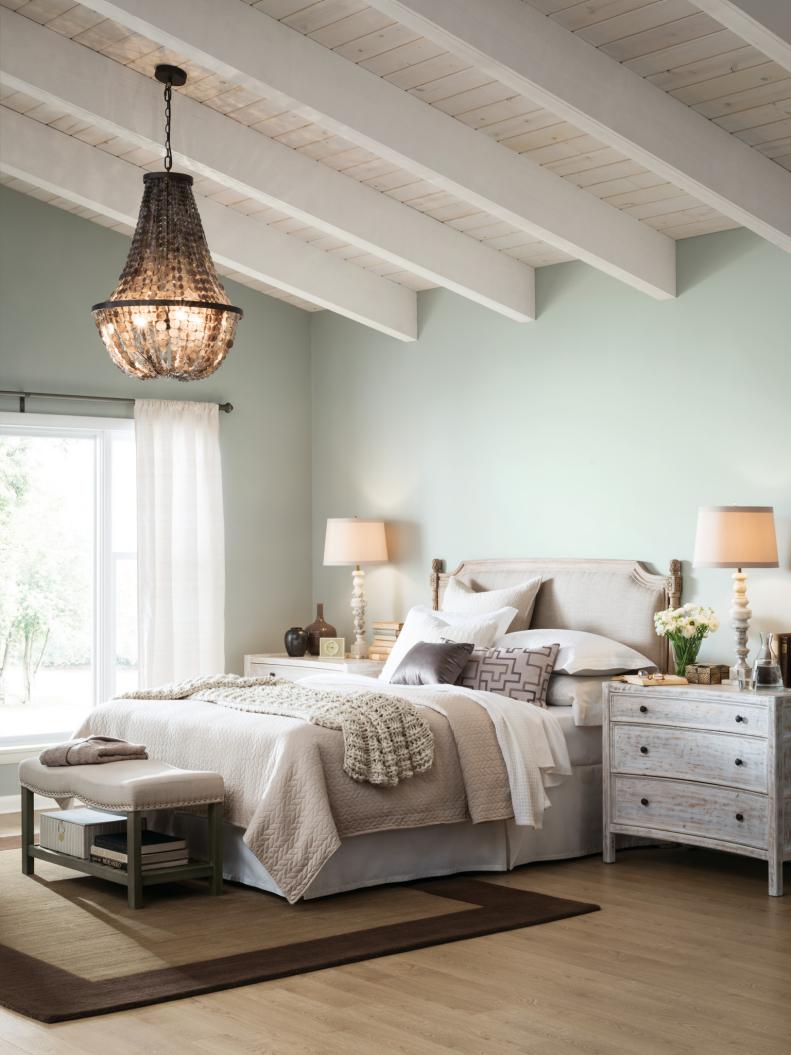 SW 7057 Silver Strand walls will help brighten up any bedroom while accents of SW 6204 Sea Salt and SW 7005 Pure White maintain calm serenity for a bedroom oasis.