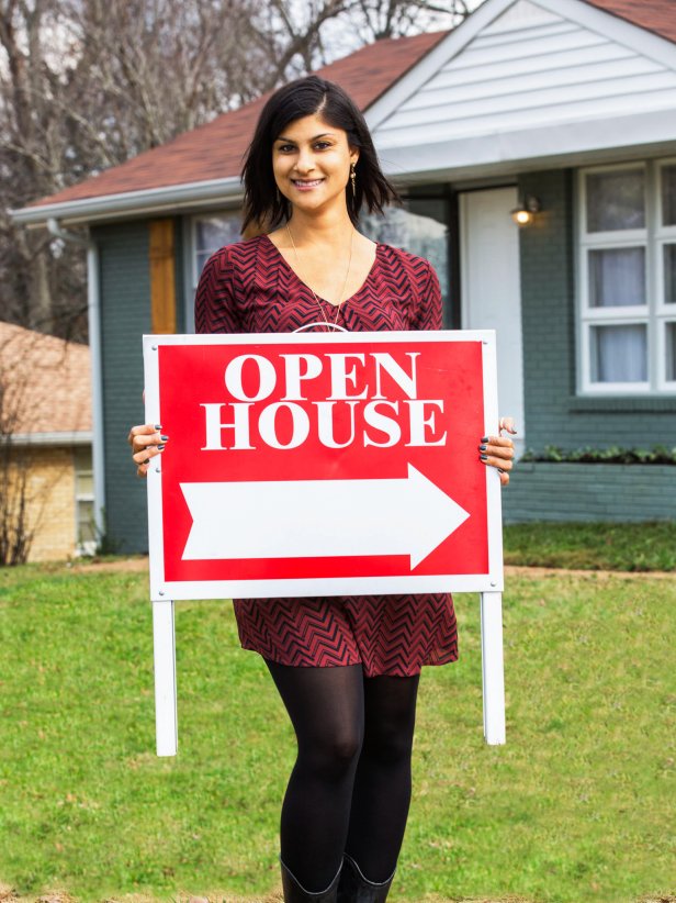 Alana LeBlanc Places Open House Sign