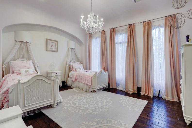 Gray Traditional Girl's Bedroom