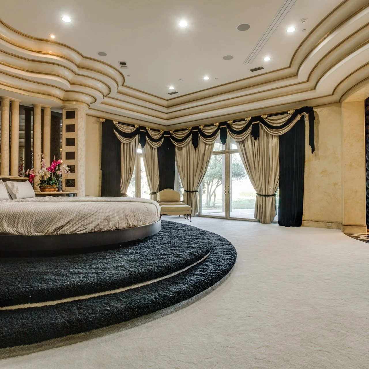 Tour a Grand Chateau in Prosper, Texas | HGTV, image size:1280x1280