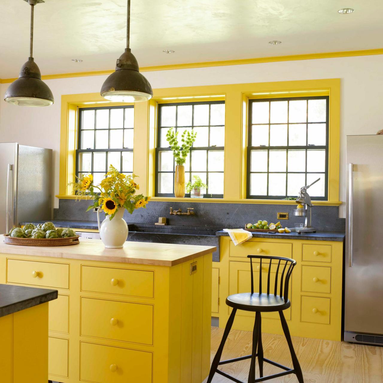 https://hgtvhome.sndimg.com/content/dam/images/hgtv/fullset/2016/4/13/1/original_farmhouse-Heide-Hendricks-yellow-country-kitchen.jpg.rend.hgtvcom.1280.1280.suffix/1460593613199.jpeg