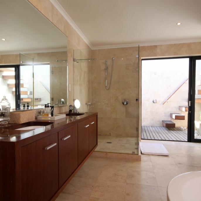 double vanity bathroom layout ideas