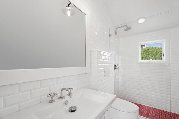 White Subway Tile Bathroom With Glass, White Subway Tile Bathroom