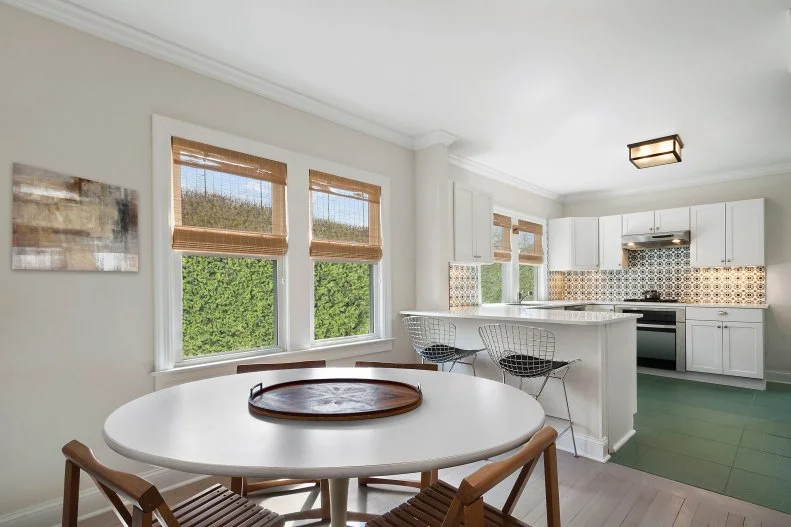 White Eclectic Eat In Kitchen