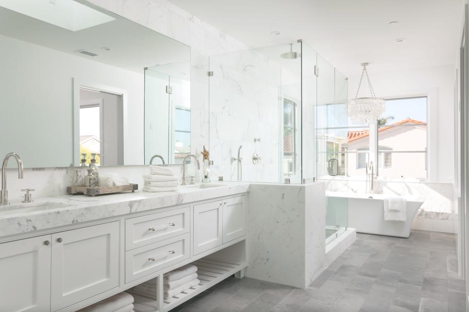 Luxurious White Marble Master Bathroom, Luxurious White Master Bathrooms