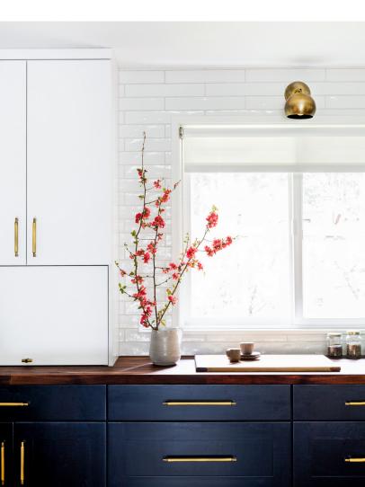 Kitchen Cabinet Color Trends, Two-Tone, White, Black