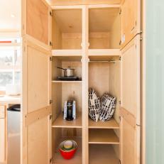 Built-In Maple Cabinets in ESCAPE Vista's Kitchen