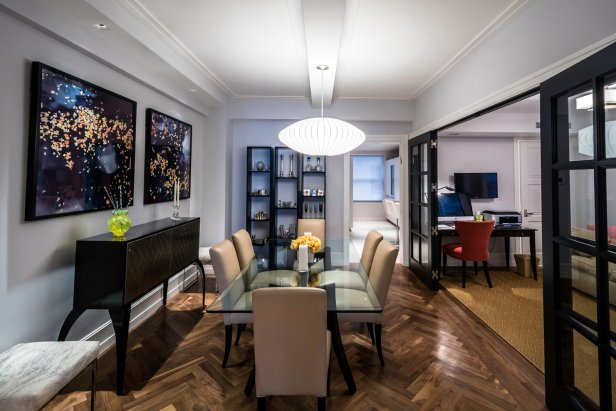 Dining Room With Neutral Leather Chairs