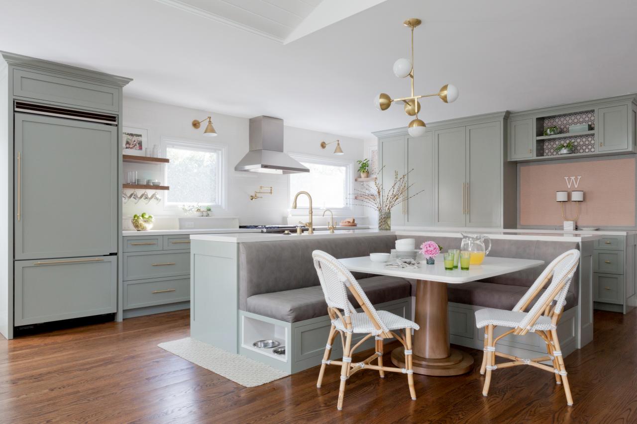 kitchen banquette and table