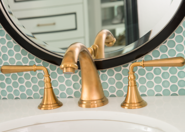 Gold Bathroom Faucet, Round Black Mirror