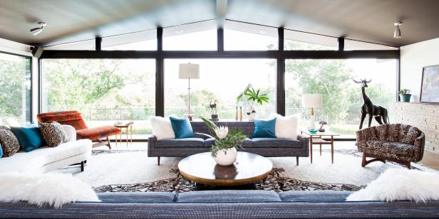 Midcentury Modern Living Room That is Spacious and Intimate