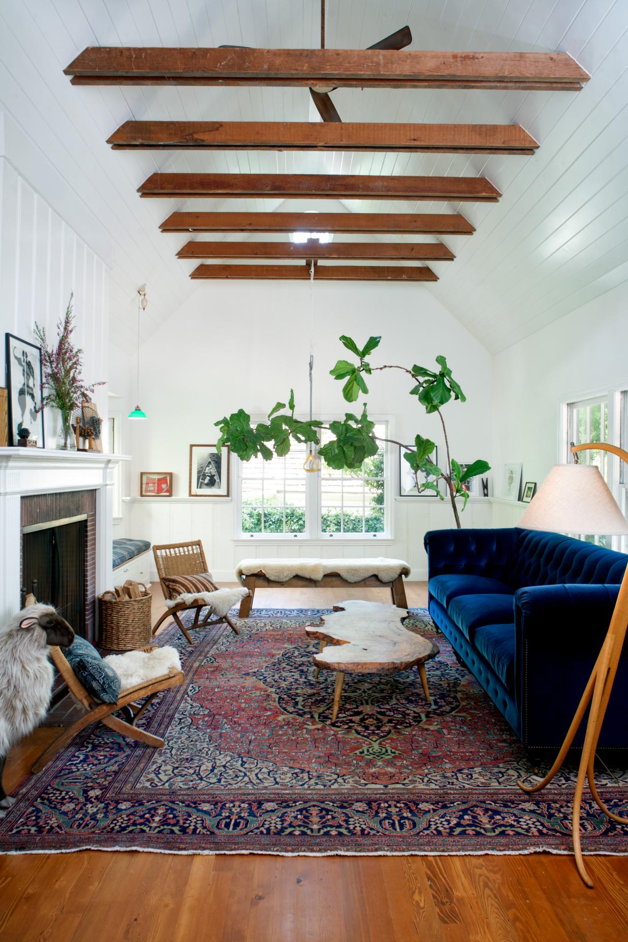 Design With Blue Velvet Furniture, Living Room With Navy Blue Velvet Sofa