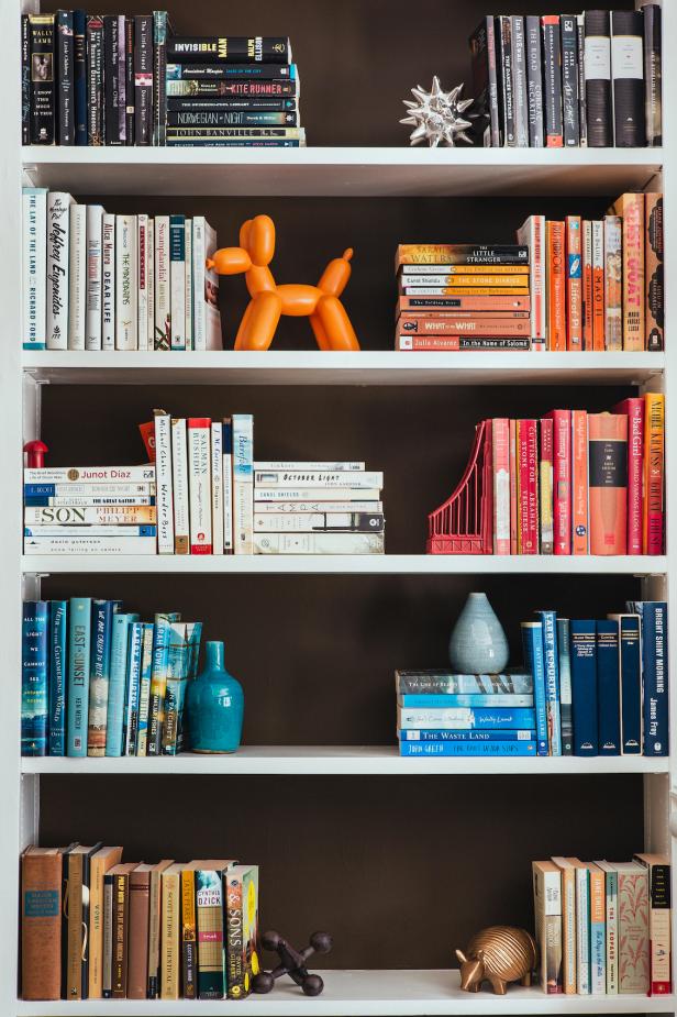 How To Organize Books On A Bookshelf Hgtv