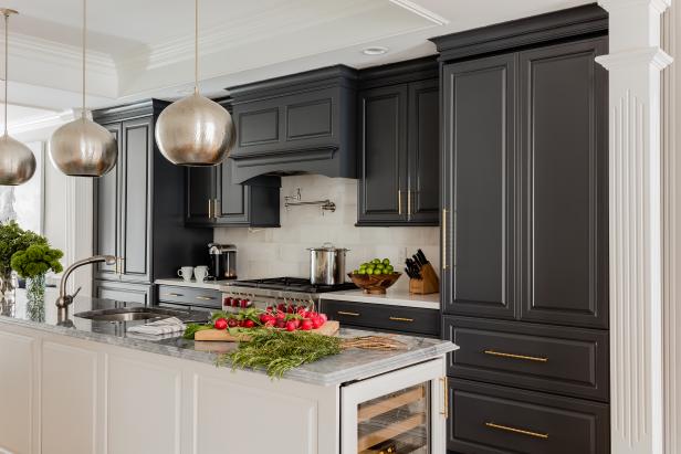 Black-and-White Transitional Kitchen