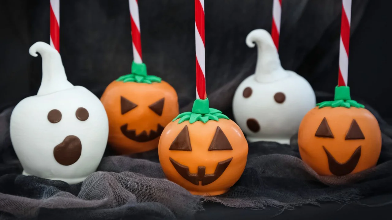 Halloween Treat: Candy-Coated Ghosts and Jack-O'-Apples | HGTV