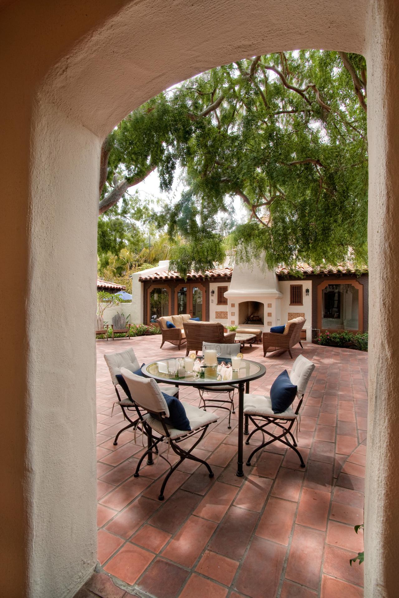 Gorgeous Mediterranean Courtyard | HGTV