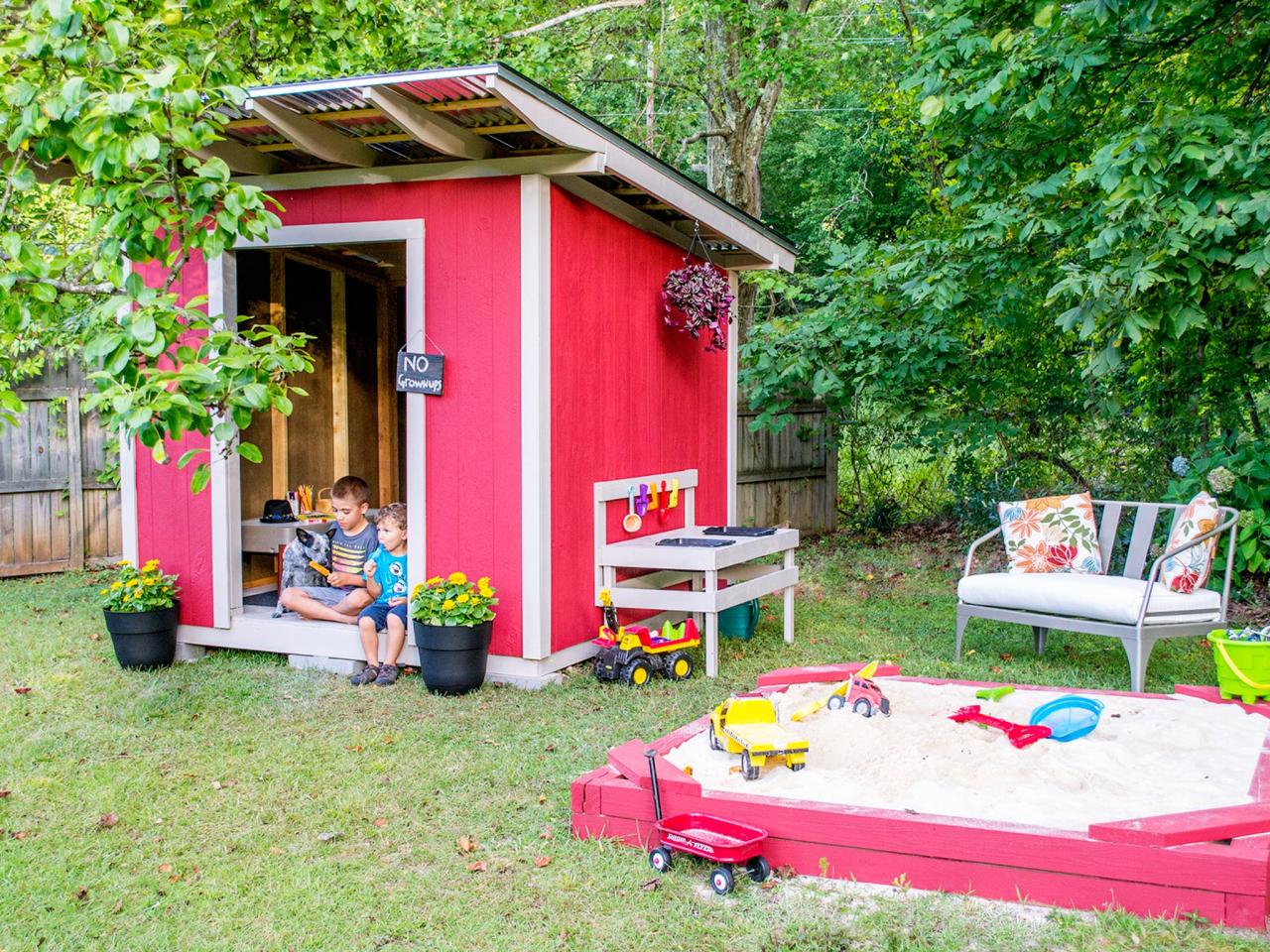 kids backyard playhouse