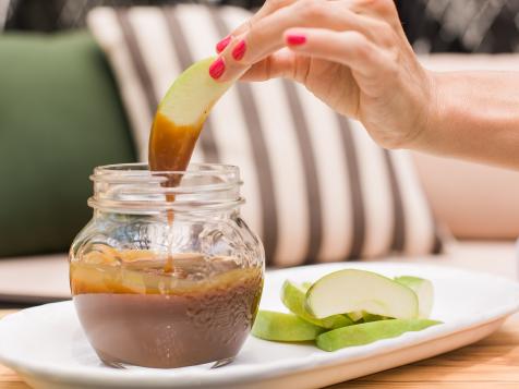 Make an Easy, Homemade Caramel Dip With Only 3 Ingredients