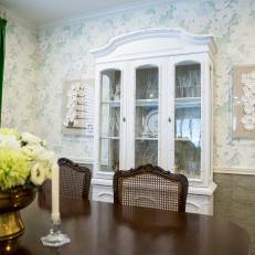 Cottage Dining Room With Green Curtain